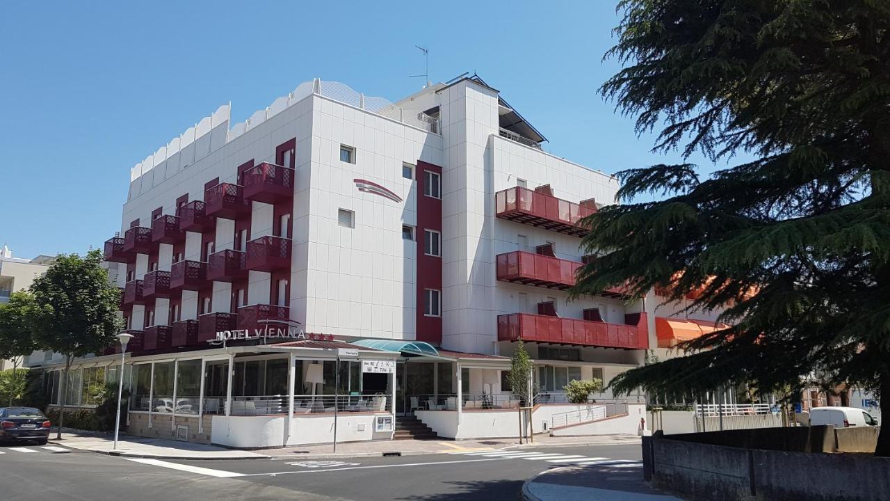 Hotel Vienna Lignano Sabbiadoro Exterior foto